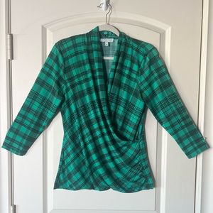 Chaus New York V neck form fitting faux wrap style blouse green and black